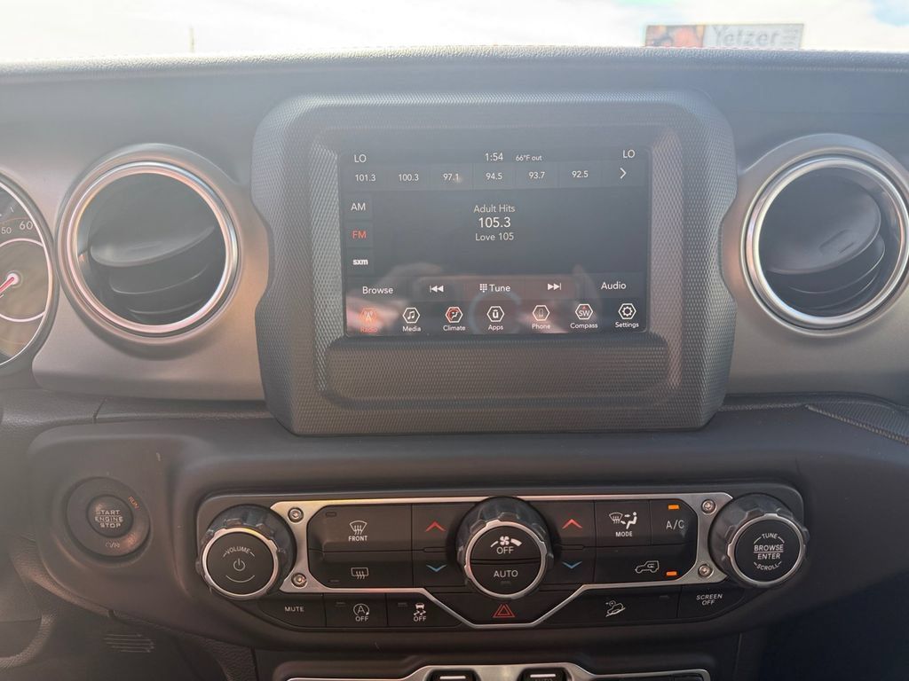 Used 2018 Jeep Wrangler Unlimited Rubicon AWD/4WD image 37