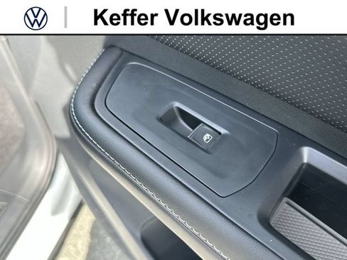 New 2026 Volkswagen Atlas SE FWD image 32