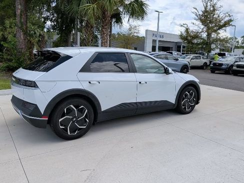 Certified 2022 Hyundai Ioniq 5 SE w/ Cargo Package RWD image 5