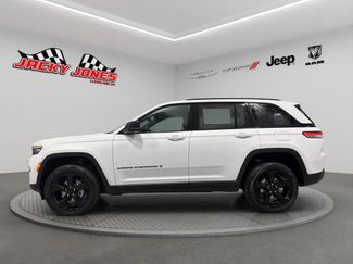 New 2025 Jeep Grand Cherokee Altitude video 2