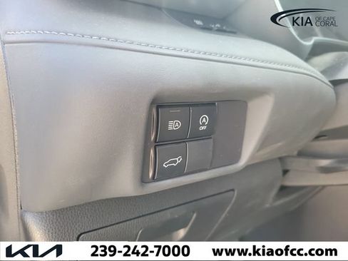 Used 2023 Toyota Highlander XLE FWD image 27
