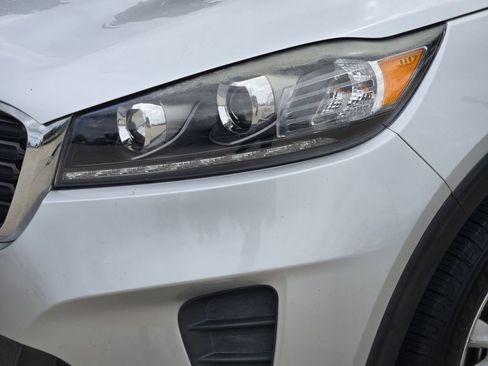 Used 2019 Kia Sorento L FWD image 15