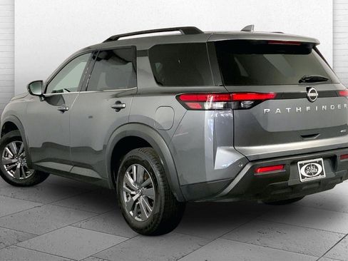 Used 2025 Nissan Pathfinder SV AWD/4WD image 11