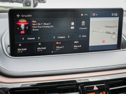 Used 2024 Acura MDX SH-AWD w/ Technology Package image 23