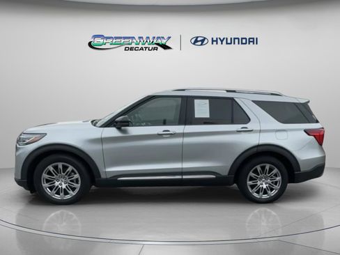 Used 2025 Ford Explorer Platinum RWD image 5
