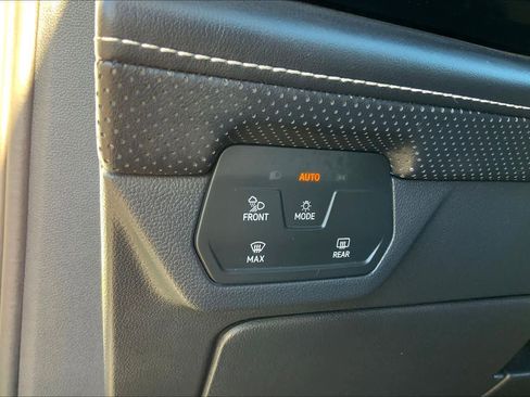 Certified 2024 Volkswagen Atlas SE image 61