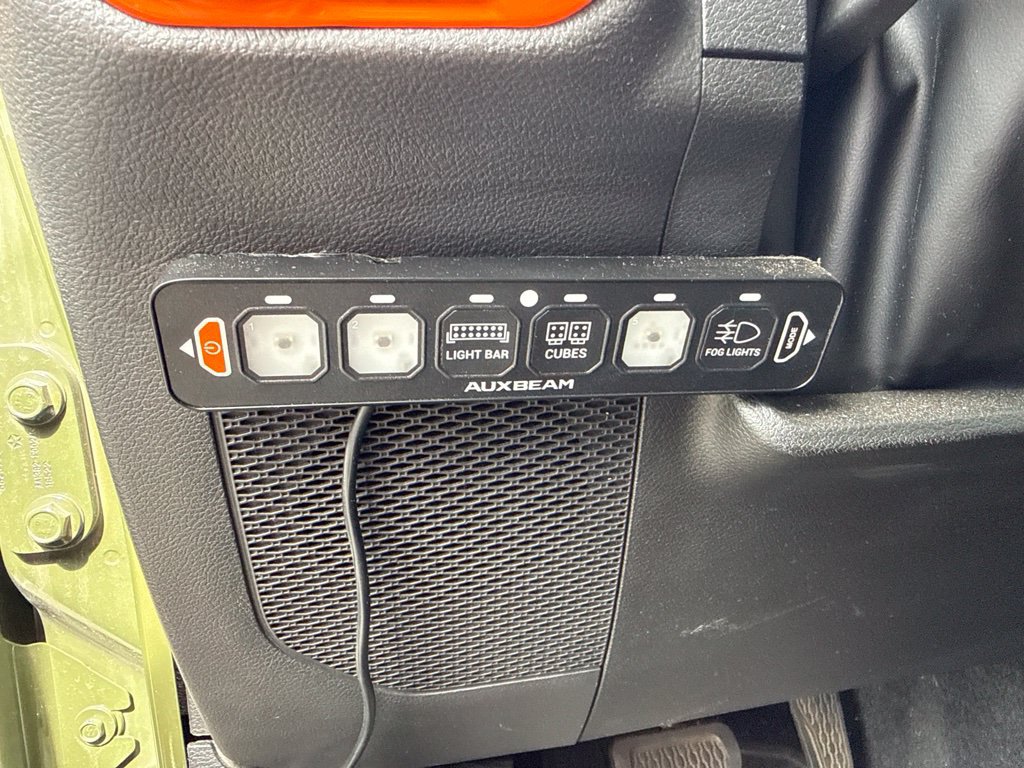 Used 2023 Jeep Gladiator Mojave AWD/4WD image 13