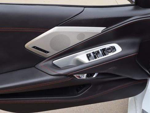Used 2023 Chevrolet Corvette Stingray Premium Conv w/ Z51 Performance Package RWD image 17