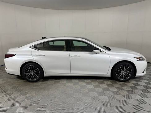 Used 2025 Lexus ES 350 w/ Premium Package FWD image 10