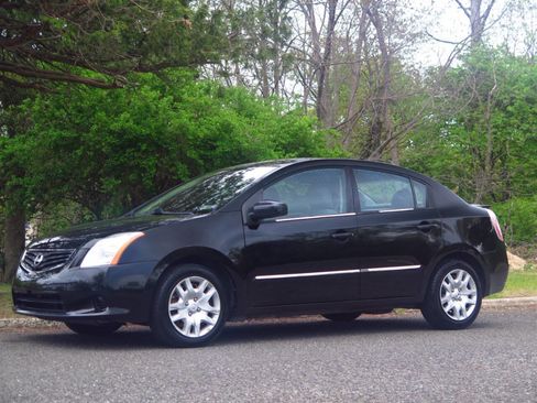Used 2011 Nissan Sentra 2.0 S FWD image 1