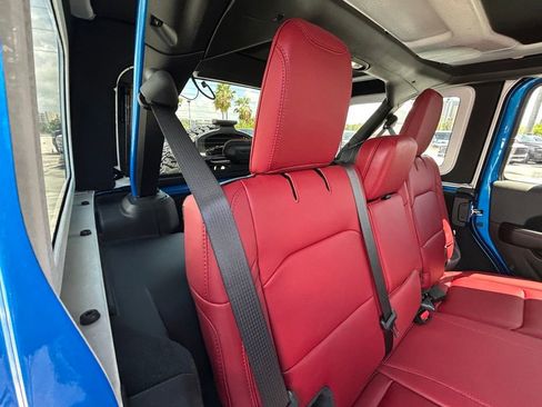 Used 2024 Jeep Wrangler Unlimited Rubicon 392 image 28