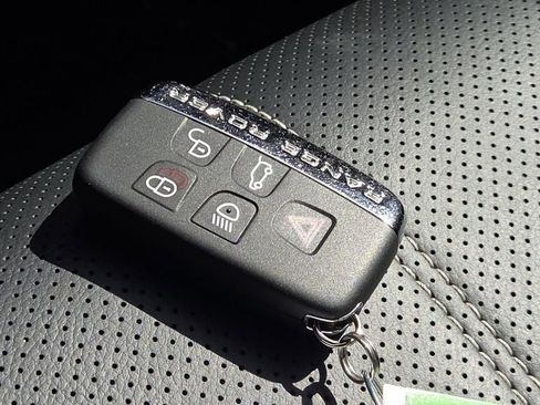 Used 2020 Land Rover Range Rover Velar S AWD/4WD image 36