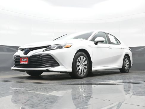 Used 2019 Toyota Camry LE image 27
