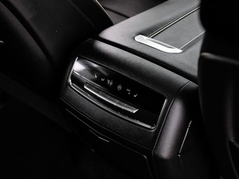 Used 2021 Cadillac Escalade ESV Premium Luxury image 39