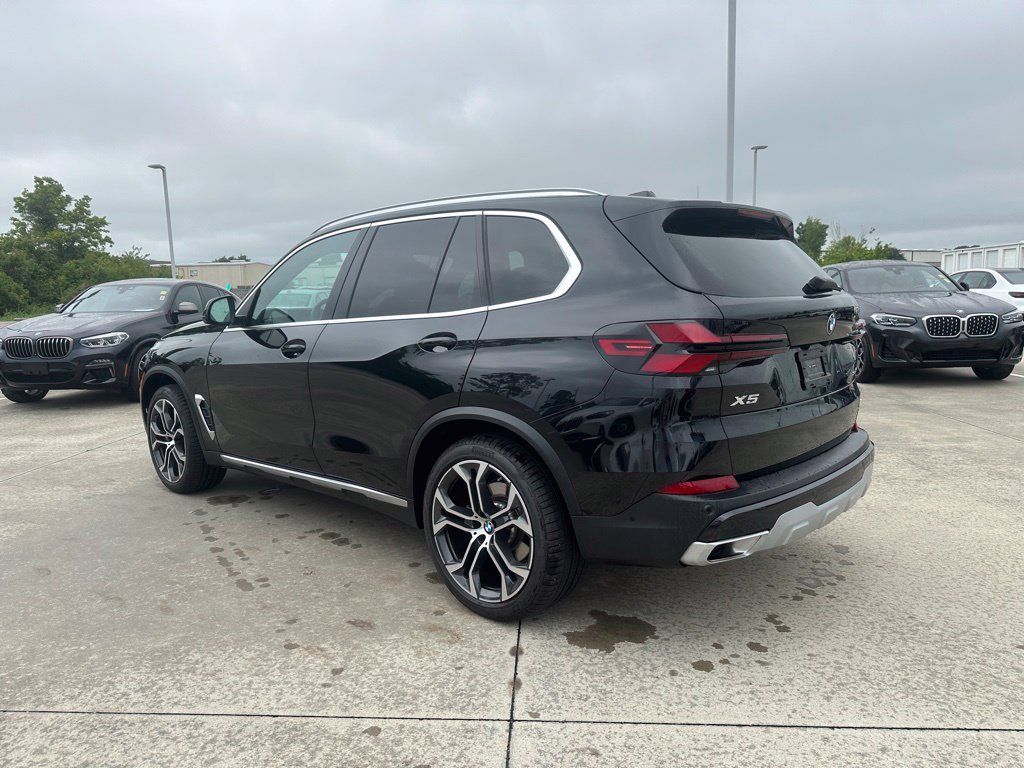 Certified 2026 BMW X5 sDrive40i w/ Parking Assistance Package RWD image 7