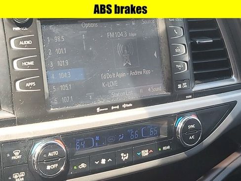 Used 2019 Toyota Highlander XLE image 16