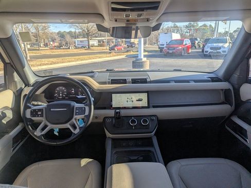 Used 2023 Land Rover Defender 110 SE image 6