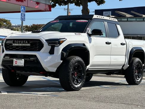 Certified 2025 Toyota Tacoma TRD Pro AWD/4WD image 8