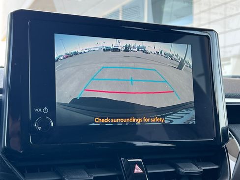 Used 2024 Toyota Corolla Cross LE FWD image 18