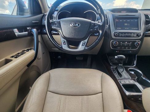 Used 2014 Kia Sorento EX w/ EX V6 Touring Package AWD/4WD image 12