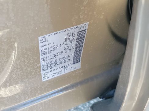 Used 2024 Nissan Titan PRO-4X w/ Pro-4x Convenience Package AWD/4WD image 32