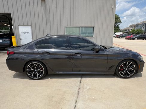 Used 2022 BMW 540i w/ M Sport Package RWD image 9