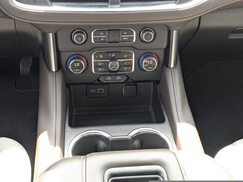Used 2024 Chevrolet Tahoe LS RWD image 19