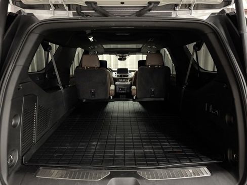 Used 2023 Chevrolet Suburban High Country w/ Advanced Technology Package image 33