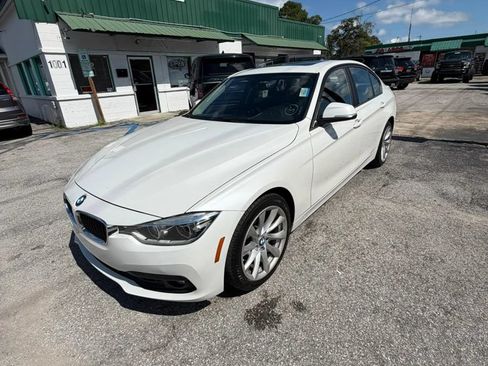 Used 2018 BMW 320i xDrive Sedan w/ Convenience Package AWD/4WD image 3