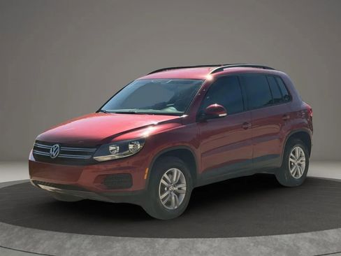 Used 2016 Volkswagen Tiguan S image 7