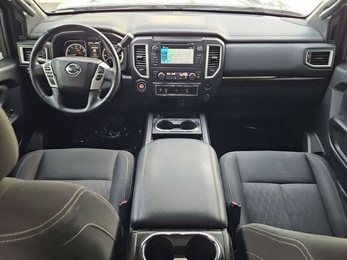 Used 2018 Nissan Titan SV w/ SV Convenience Package RWD image 24