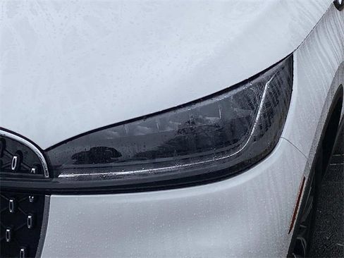 Used 2025 Lincoln Aviator 2WD image 5