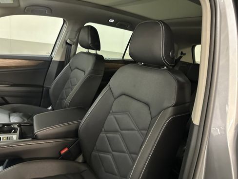 New 2026 Volkswagen Atlas SE image 14