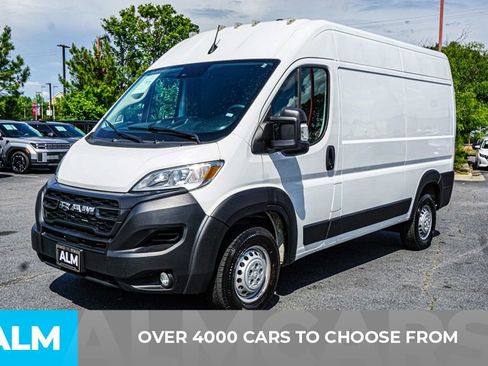 Used 2025 RAM ProMaster 2500 w/ Convenience Group FWD image 3