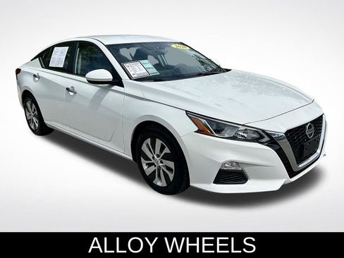 Used 2020 Nissan Altima 2.5 S image 3
