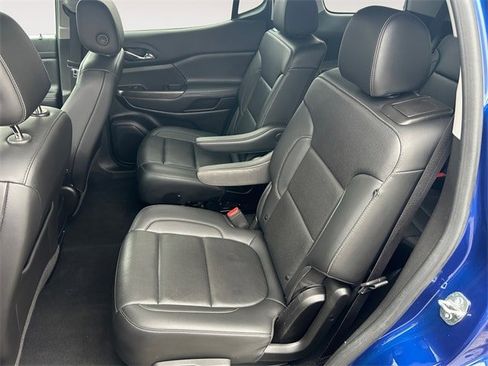 Used 2023 GMC Acadia SLT image 13