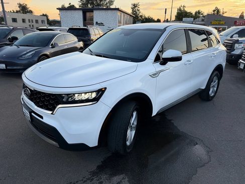 Used 2021 Kia Sorento LX AWD/4WD image 5