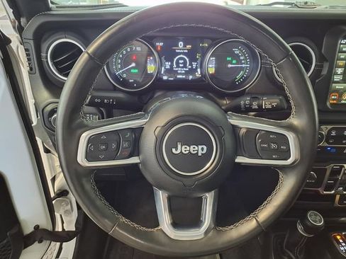 Used 2022 Jeep Wrangler Unlimited Sahara w/ Cold Weather Group AWD/4WD image 9
