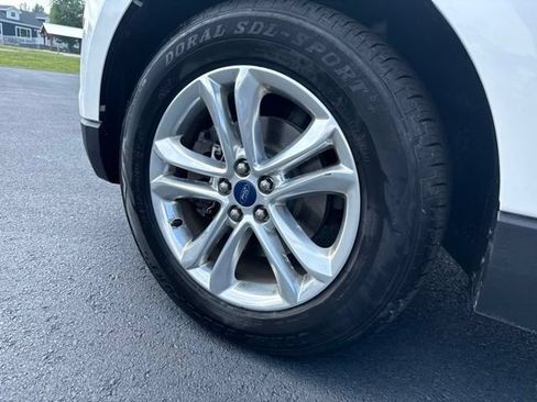 Used 2018 Ford Edge SEL w/ Equipment Group 201A FWD image 9