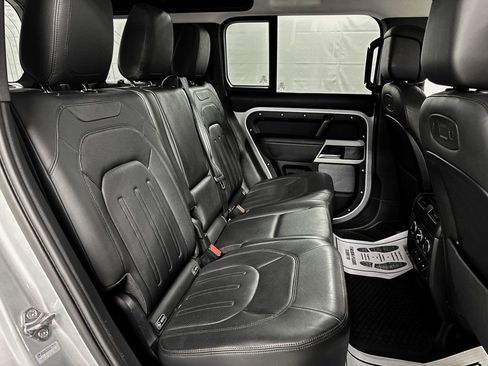 Used 2020 Land Rover Defender 110 image 11