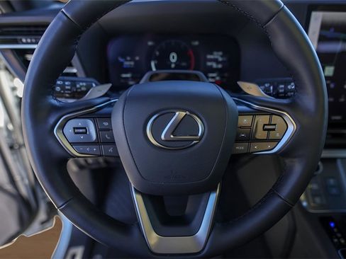 Used 2024 Lexus GX 550 image 12