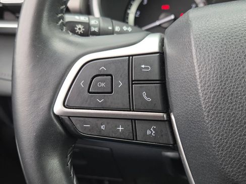 Used 2022 Toyota Highlander XLE AWD/4WD image 16