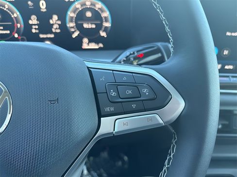 New 2026 Volkswagen Tiguan SE image 18