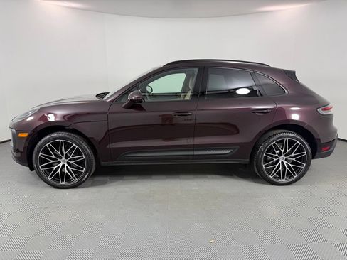 Certified 2026 Porsche Macan AWD/4WD image 2