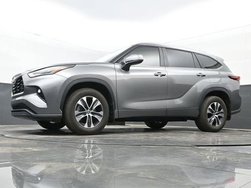 Used 2026 Toyota Highlander XLE image 28