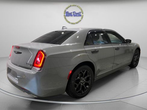 Used 2019 Chrysler 300 S AWD/4WD image 4