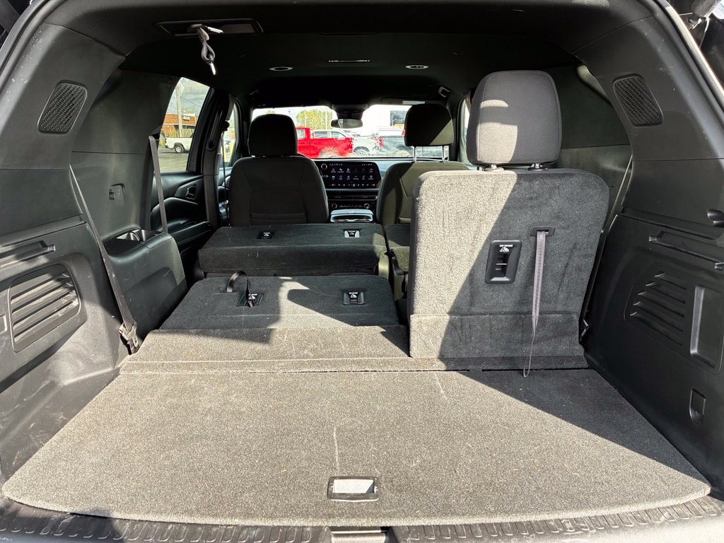 Used 2024 Chevrolet Traverse LS w/ Midnight/Sport Edition FWD image 36