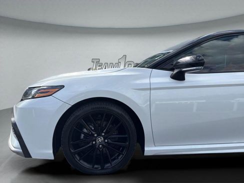 Used 2022 Toyota Camry XSE image 10