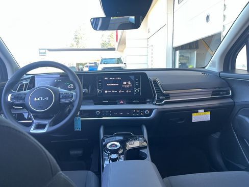 New 2025 Kia Sportage LX AWD/4WD image 17