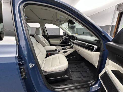Used 2024 Kia Telluride S w/ S Sunroof Package FWD image 15